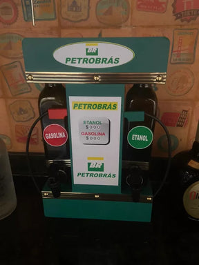 Pingometro Posto de Combustível Colorido para Cachaça em Madeira com 1 Copo para Área de Churrasco